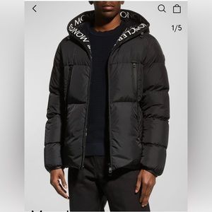 Men’s Montcla Logo Hood Puffer Jacket Navy